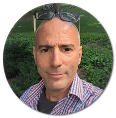 Photo Shape Editor: https://www.tuxpi.com/photo-effects/shape-tool