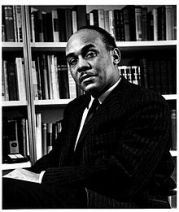 Ralph_Ellison_photo_portrait_seated